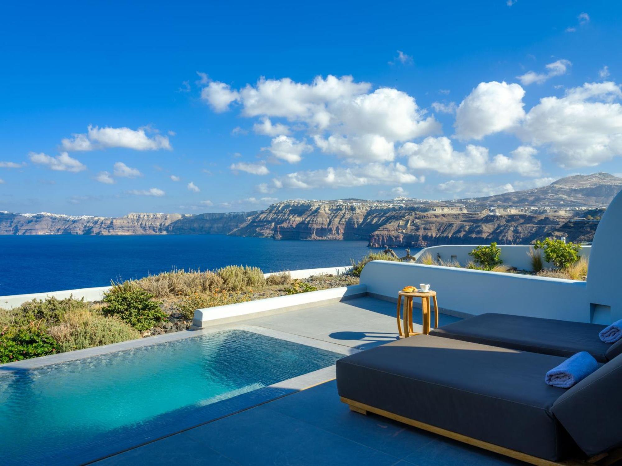 Neptune Luxury Suites Akrotírion Exterior foto